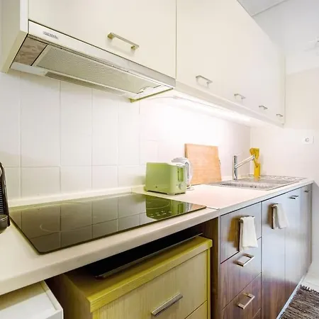 Apartment Acropolis Sightseeing 1st Flr Elegant Flat By Lodgespot Athens